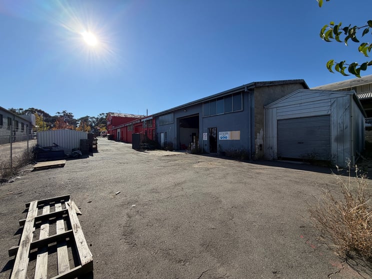 Click to view all images 2/153 Newcastle Street Fyshwick ACT 2609 - Image 1