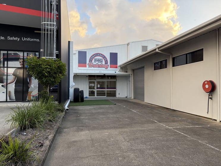 Click to view all images 2/85 Redland Bay Road Capalaba QLD 4157 - Image 2