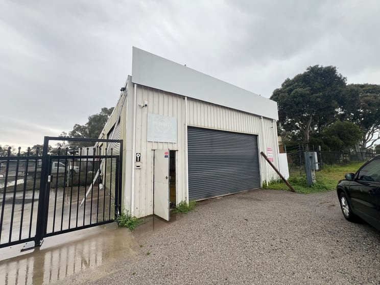 Click to view all images 262 Centre Dandenong Road Dingley Village VIC 3172 - Image 1