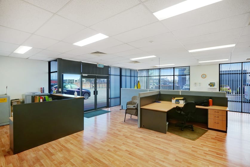 Click to view all images 7 Longfellow Court Belmont WA 6104 - Image 3