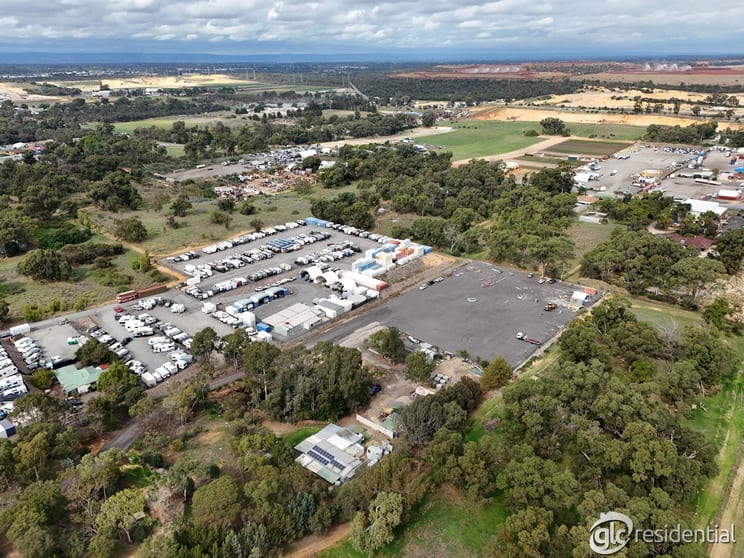 Click to view all images 197 Dalison Avenue Wattleup WA 6166 - Image 3