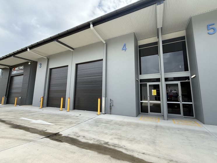 4/31 Warehouse Circuit Yatala QLD 4207 - Image 1