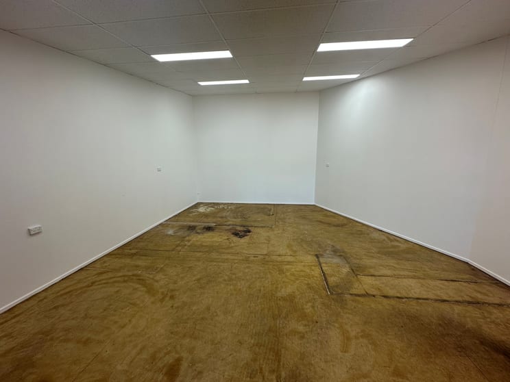 Click to view all images 1/120-130 Princes Highway Unanderra NSW 2526 - Image 3