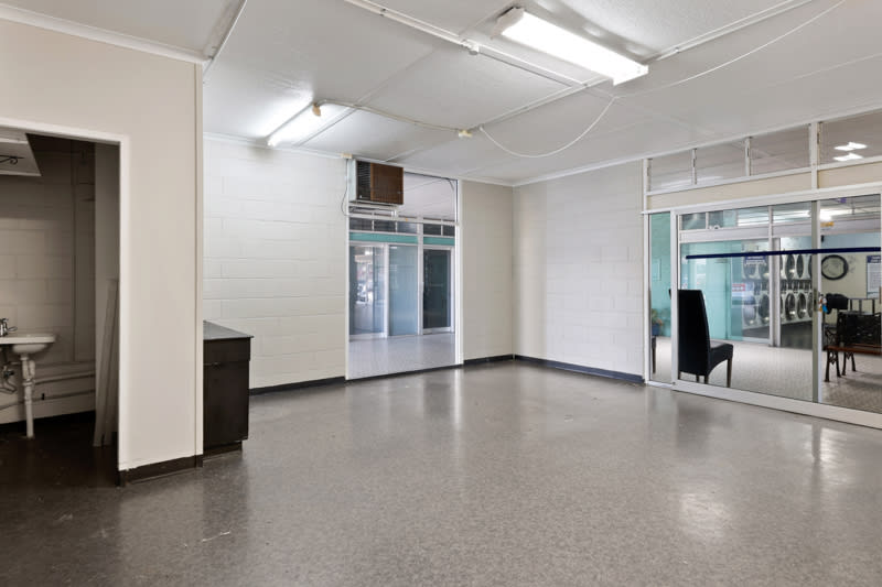 Click to view all images 1-3 Ungerer Street North Mackay QLD 4740 - Image 2