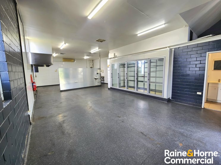 Click to view all images Unit 1, 52 Peachtree Road Penrith NSW 2750 - Image 1