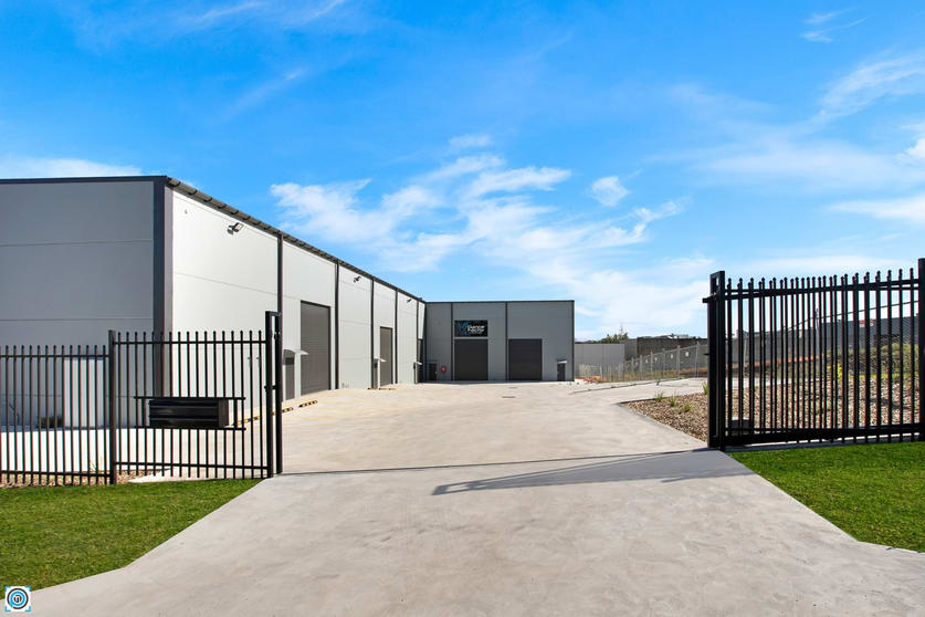Click to view all images 2/11 Warehouse Place Berkeley NSW 2506 - Image 1