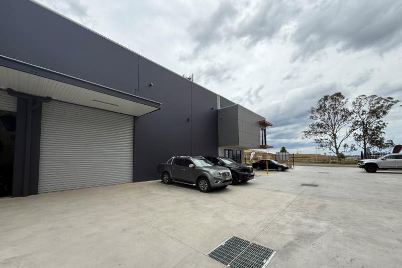 Click to view all images Unit 5/70 Southwell Road Oran Park NSW 2570 - Image 1
