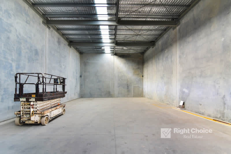 Click to view all images 2/11 Industrial Lane Oak Flats NSW 2529 - Image 3