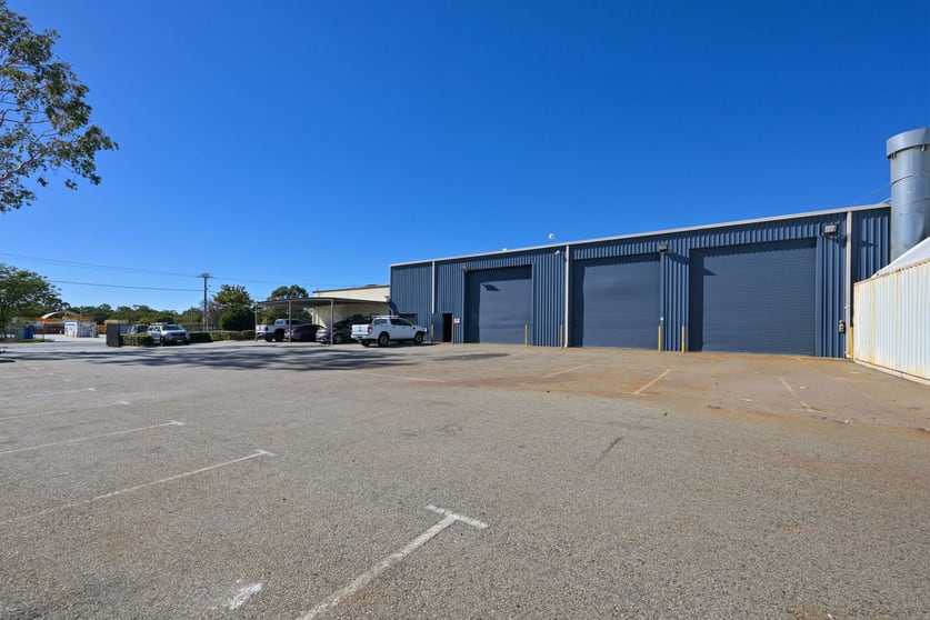 Click to view all images Part 5 Kalamunda Road South Guildford WA 6055 - Image 2