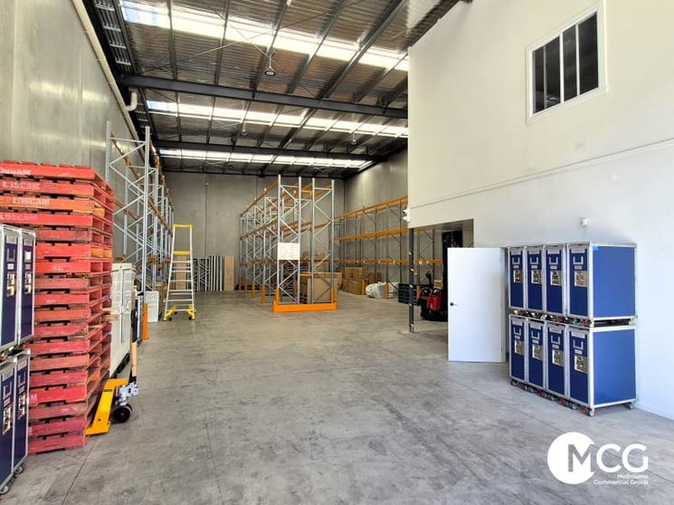 Click to view all images 4/7-11 Lindon Court Tullamarine VIC 3043 - Image 2