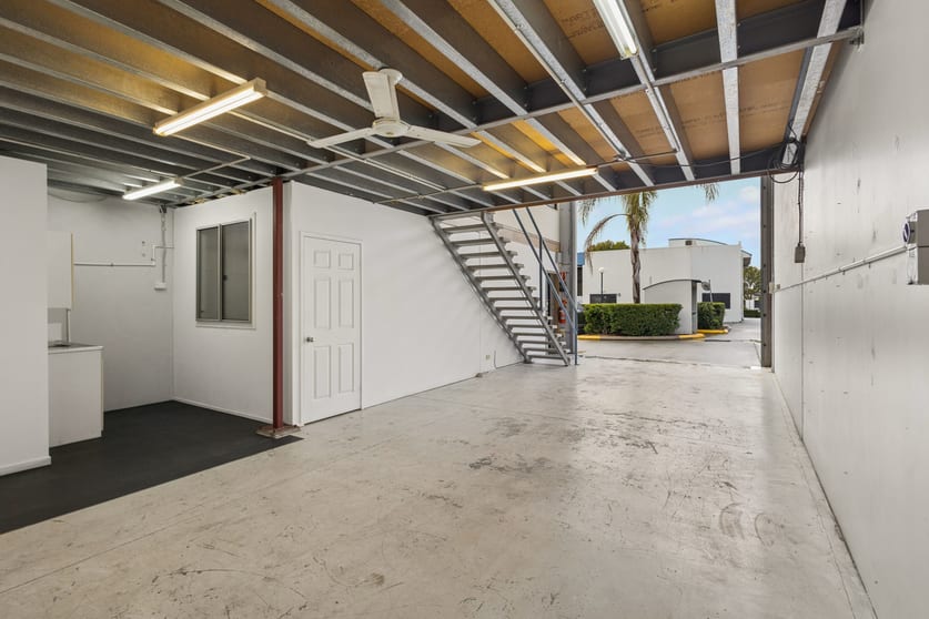 Click to view all images Molendinar QLD 4214 - Image 2