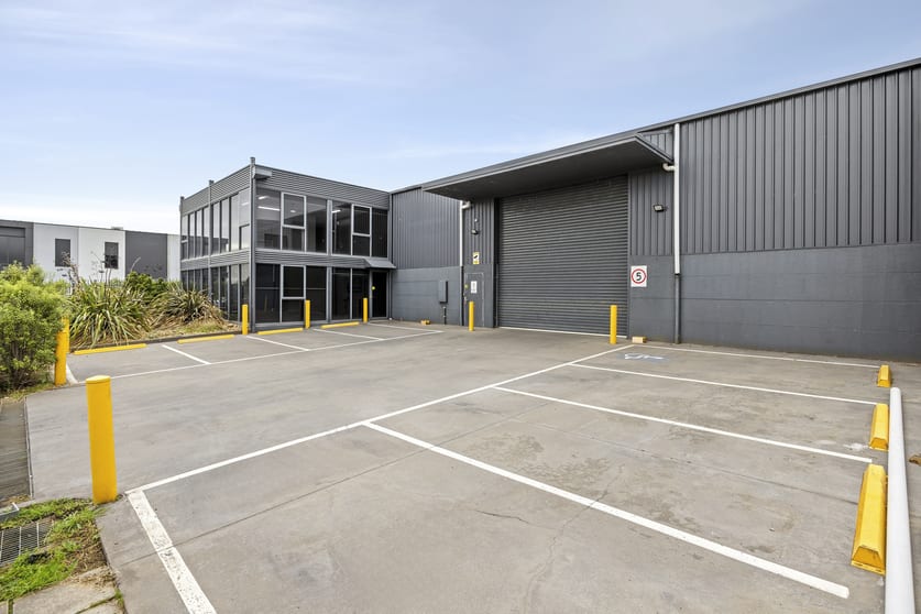 Click to view all images 15 Saunders Street North Geelong VIC 3215 - Image 3