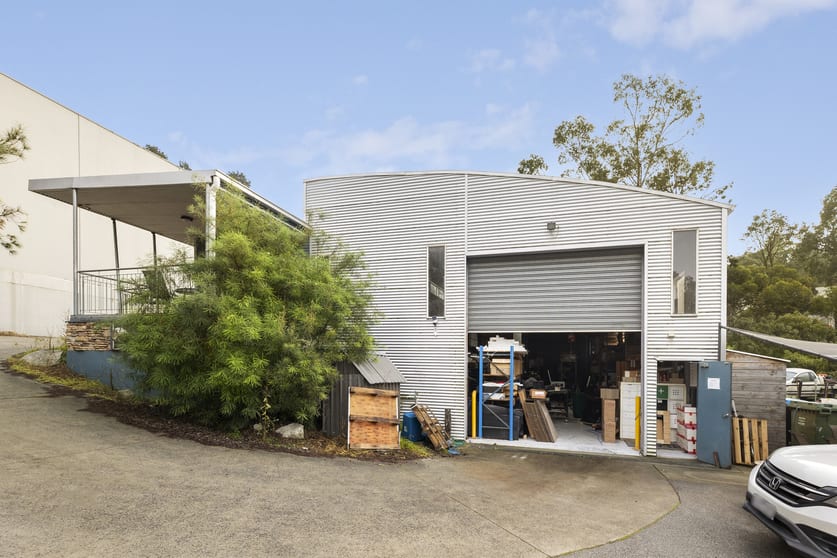 Click to view all images 5 Candlebark Court Research VIC 3095 - Image 3