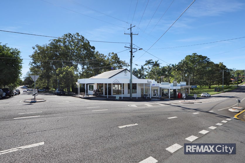 Click to view all images 212 Cracknell Road Tarragindi QLD 4121 - Image 1