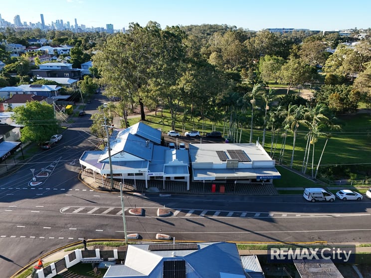 Click to view all images 212 Cracknell Road Tarragindi QLD 4121 - Image 3