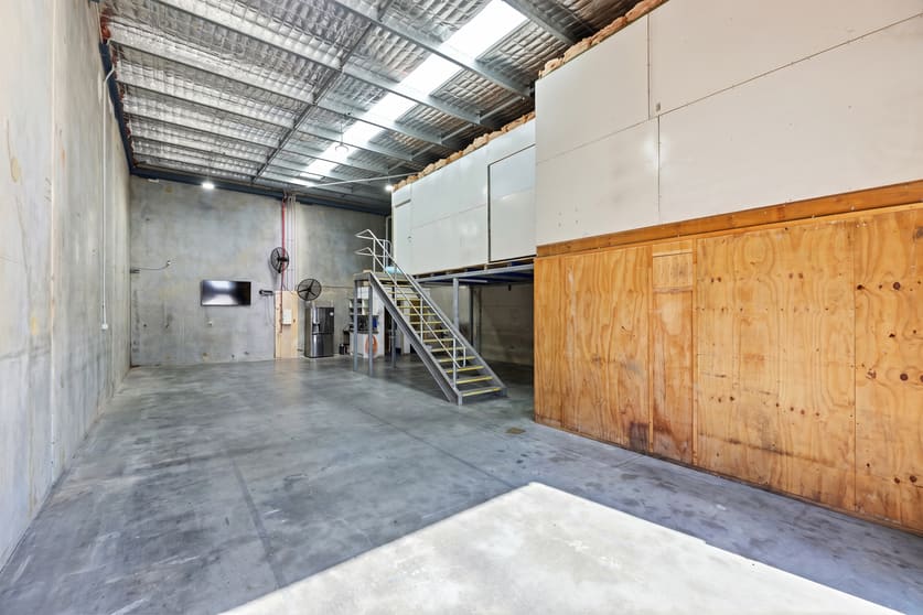 35 Ern Harley Drive Burleigh Heads QLD 4220 - Image 2