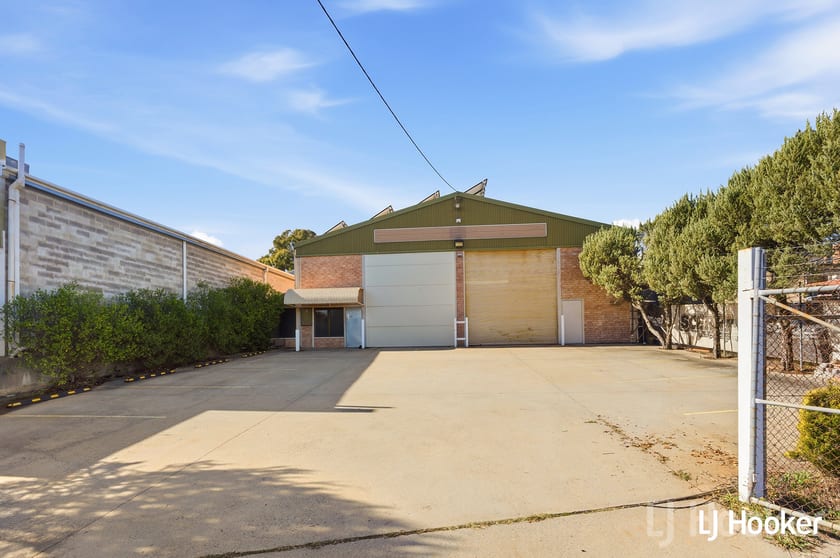 Click to view all images 5 Paterson Parade Queanbeyan NSW 2620 - Image 2