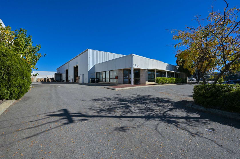 Click to view all images 18 Fisher Street Belmont WA 6104 - Image 1