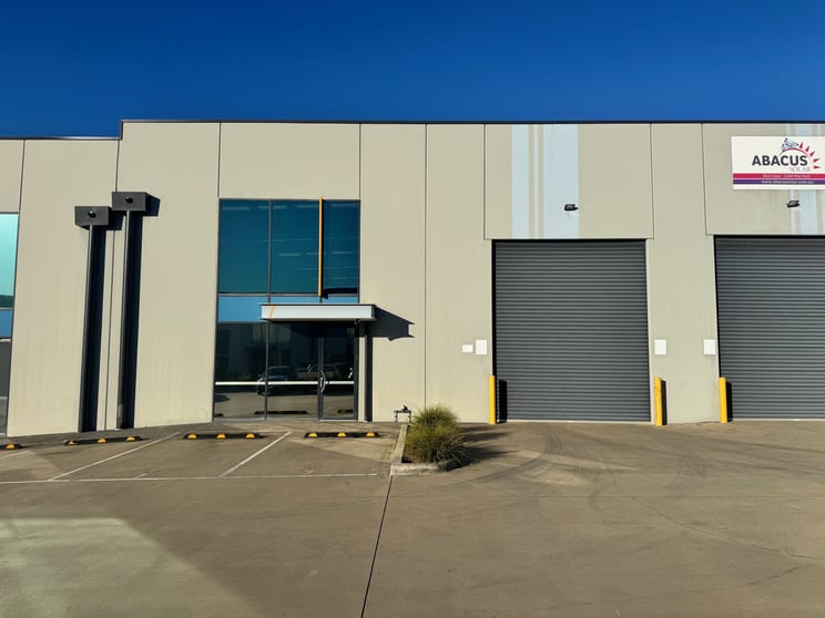 Click to view all images 7 Tango Circuit Pakenham VIC 3810 - Image 1