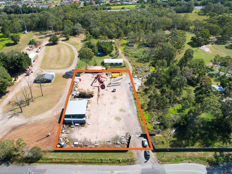 Click to view all images 53 Trafalgar Drive North Morayfield QLD 4506 - Image 3