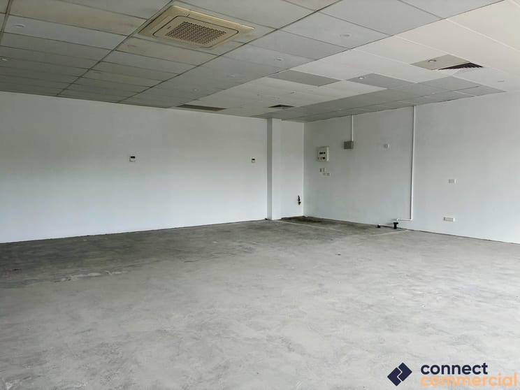 Click to view all images 4/406-418 Southport Nerang Road Ashmore QLD 4214 - Image 3