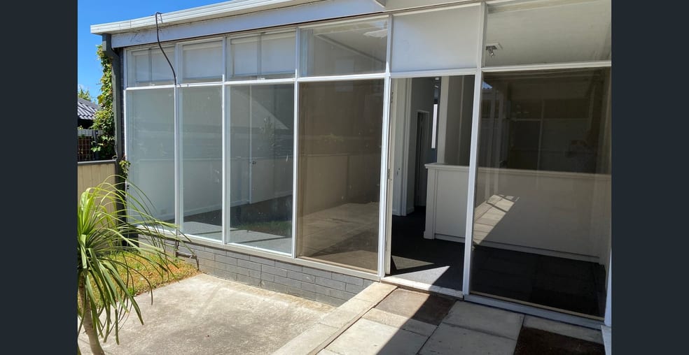 Click to view all images 4/251 Latrobe Terrace Geelong VIC 3220 - Image 1