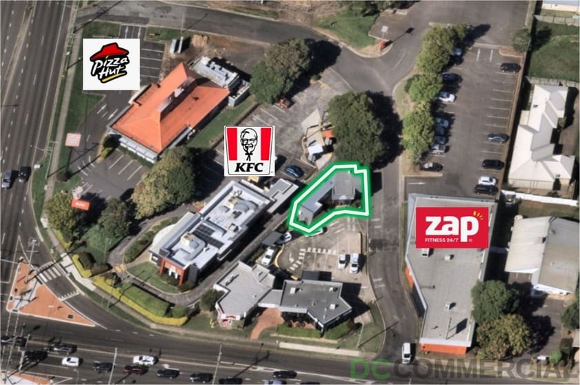 Click to view all images 3/360-362 Stenner Street Kearneys Spring QLD 4350 - Image 2