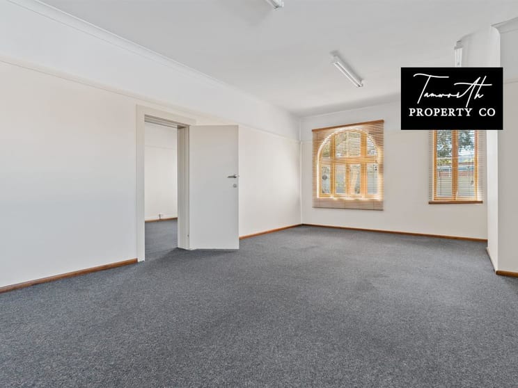 Click to view all images 257 Peel Street Tamworth NSW 2340 - Image 1