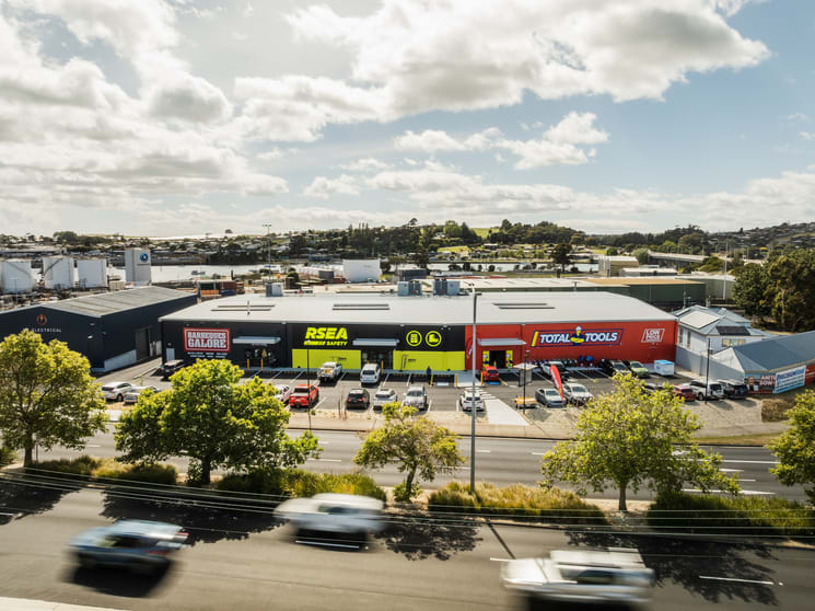 Click to view all images Tenancy 1/7-9 Finlaysons Way Devonport TAS 7310 - Image 2