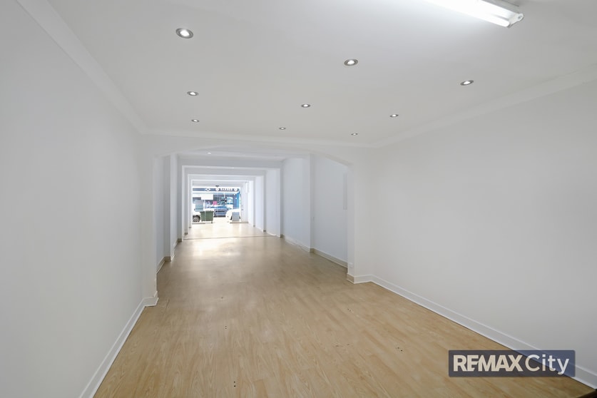 Click to view all images Shop 2/365 Logan Road Stones Corner QLD 4120 - Image 2