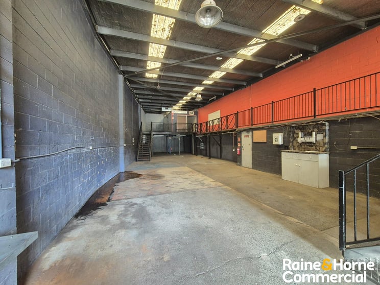 Click to view all images Unit 5/6-14 Phillip Street Kingswood NSW 2747 - Image 2