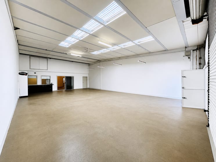 Click to view all images 3/63 Brunel Road Seaford VIC 3198 - Image 2