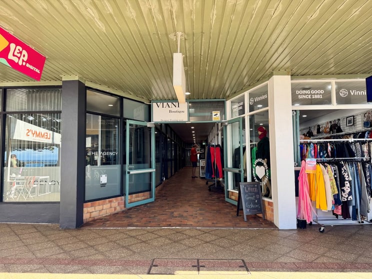 Click to view all images Shop 6/50 - 52 Terrigal Esplanade Terrigal NSW 2260 - Image 3