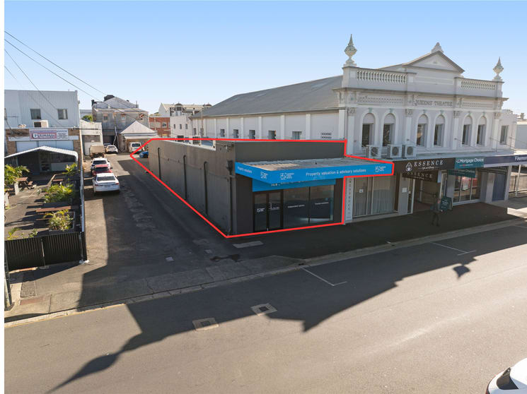 Click to view all images 33 Woongarra Street Bundaberg Central QLD 4670 - Image 1