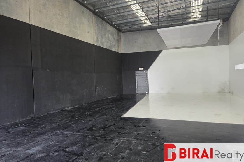 Click to view all images 6/27-29 Fuller Road Ravenhall VIC 3023 - Image 3