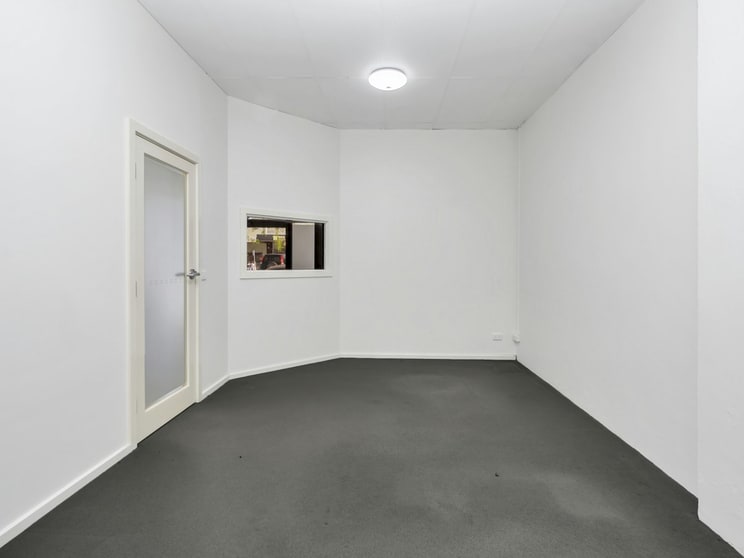 Click to view all images 27 Service Street Bairnsdale VIC 3875 - Image 3