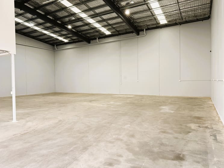 Click to view all images Unit 6/79-81 Maffra Street Coolaroo VIC 3048 - Image 2