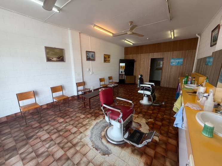 Click to view all images 1/169 Florence Street Wynnum QLD 4178 - Image 2