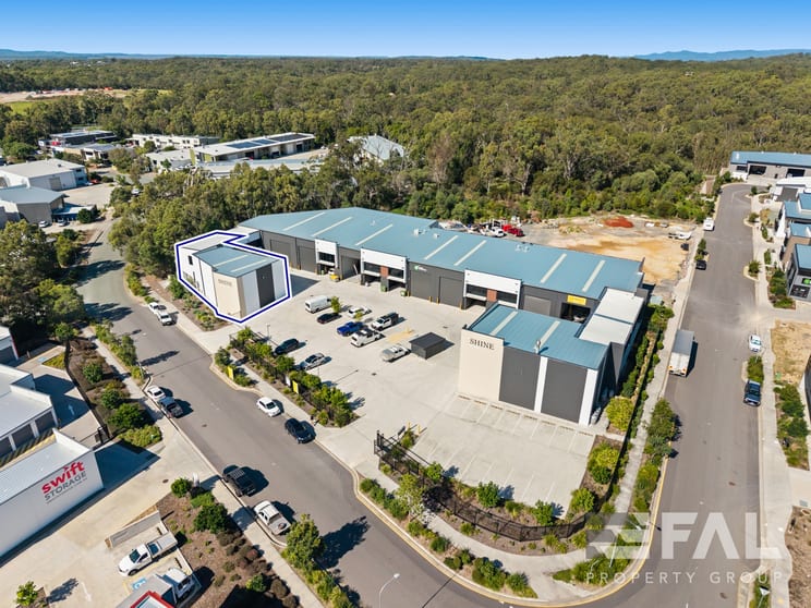 Click to view all images Unit 8/36-44 Daintree Drive Redland Bay QLD 4165 - Image 1