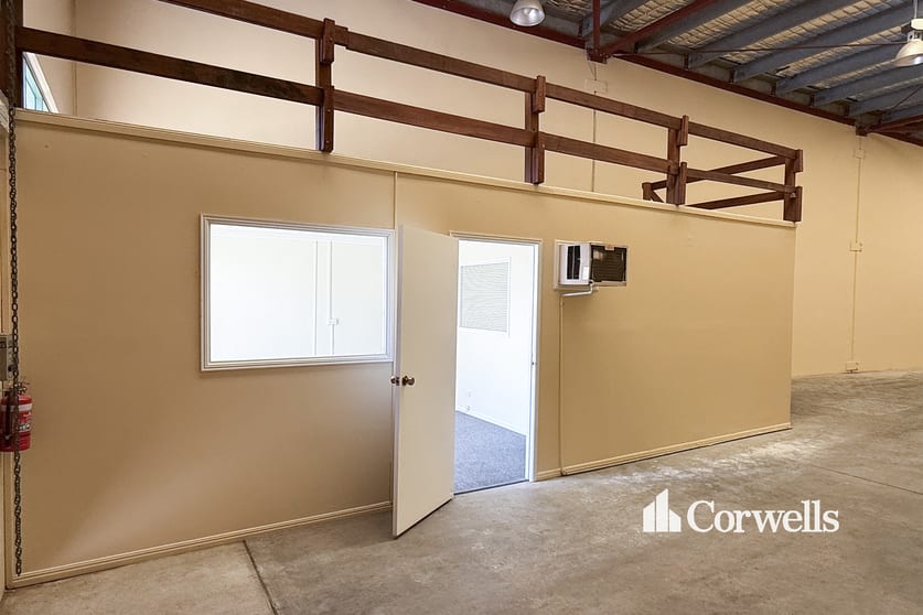 Click to view all images B1/10 Compton Road Underwood QLD 4119 - Image 3