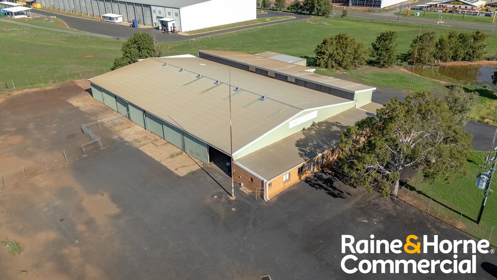 Click to view all images 1&2/4 Tannery Road Dubbo NSW 2830 - Image 2