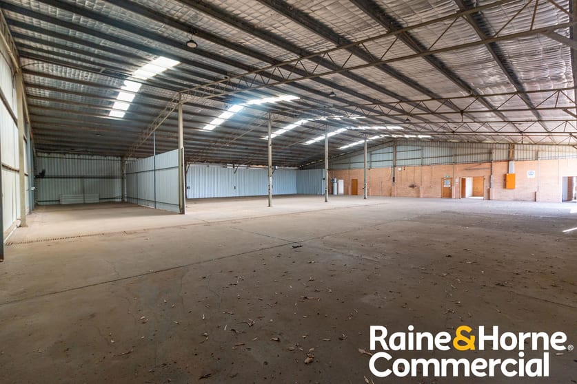 Click to view all images 1&2/4 Tannery Road Dubbo NSW 2830 - Image 1