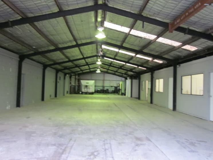 Click to view all images 3 Nirvana Street Pendle Hill NSW 2145 - Image 2