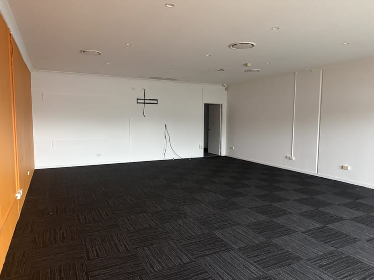 Click to view all images 1/40 Loganlea Road Waterford West QLD 4133 - Image 2