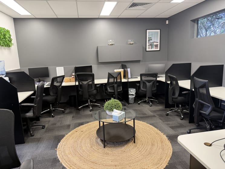 2/2-4 New Street Nerang QLD 4211 - Image 2