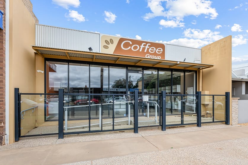 Click to view all images 74 Orange Avenue Mildura VIC 3500 - Image 2