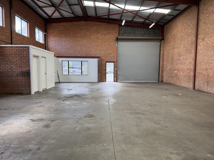 Click to view all images 1/15 Brooks Avenue Wyoming NSW 2250 - Image 2
