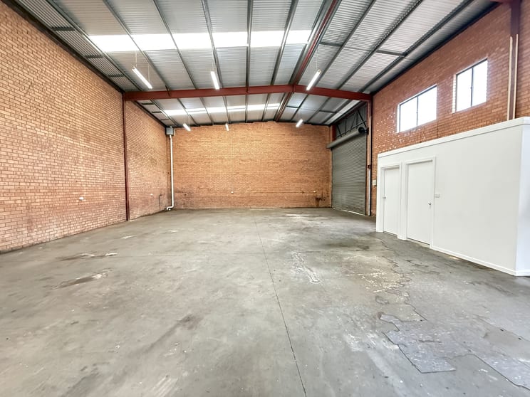 Click to view all images 1/15 Brooks Avenue Wyoming NSW 2250 - Image 3