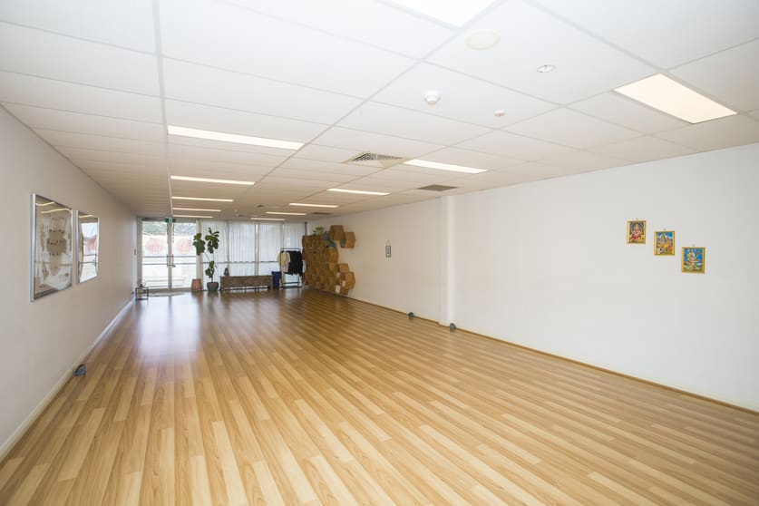 Click to view all images 8/8 Davallia Road Duncraig WA 6023 - Image 2