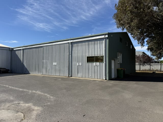 Click to view all images 33 Sweny Drive Australind WA 6233 - Image 2